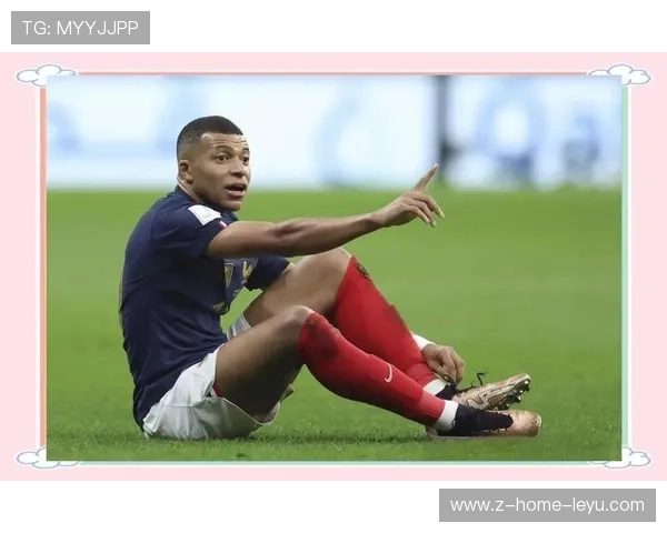 姆巴佩被拍到偷偷给小球迷让路，超暖